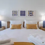 Stunning In Heart Of By Lovelystay Lisboa