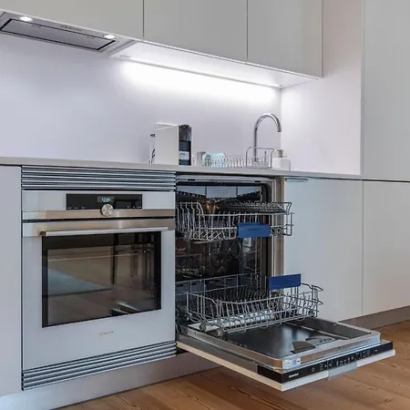Two Bedroom With Ac In Baixa By Lovelystay アパート