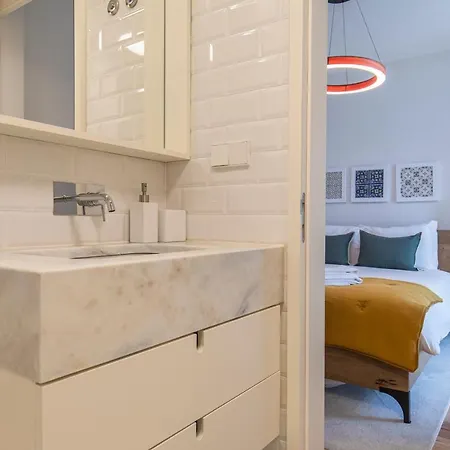 Stunning In Heart Of By Lovelystay Lägenhet